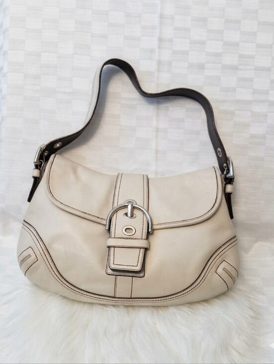 Coach Handbags - Coach Vintage Soho Top Flap Y2K White Leather Shoulder Bag